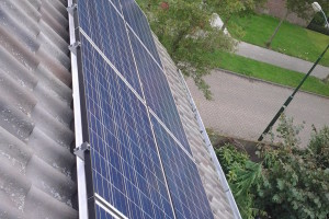 8 Zonnepanelen Green Triplex 250 Wp met een SMA omvormer Sunny Boy 2100TL